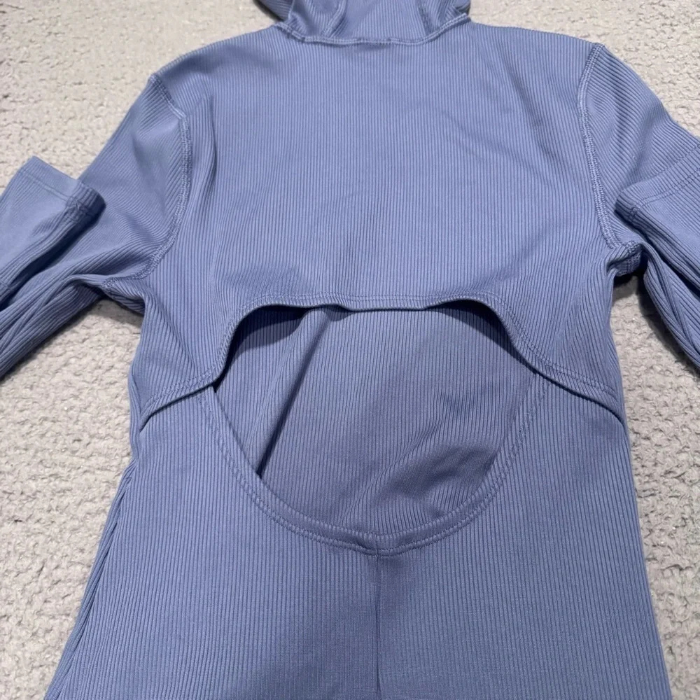 Alo Yoga Alosoft Frontrunner Ribbed-Knit Top Infinity Blue Size XS/TP